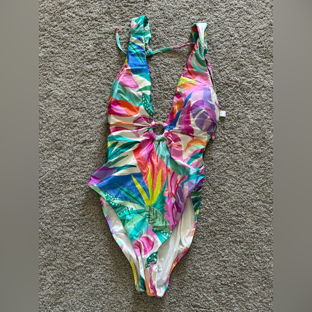 La Blanca one piece bathing suite never worn